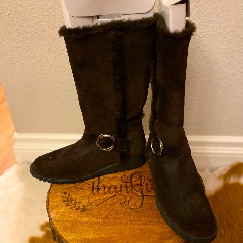 New! Size 7
Stuart Weitzman Suede Mid-Calf Moto Boots
Brown, Fur Trim.